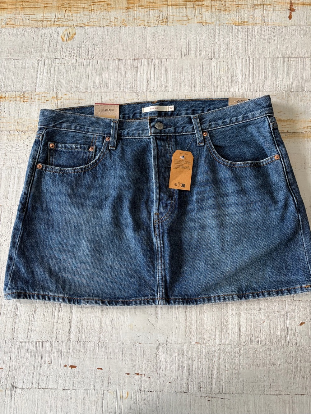 Levi's Icon Skirt NWT size 32 Button Fly Denim Mini Skirt 100% Cotton